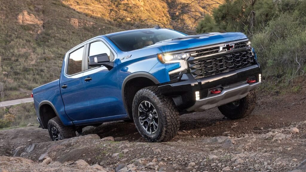 2026 Chevrolet Silverado Review – Engine Options, Towing Capacity & Interior Upgrades